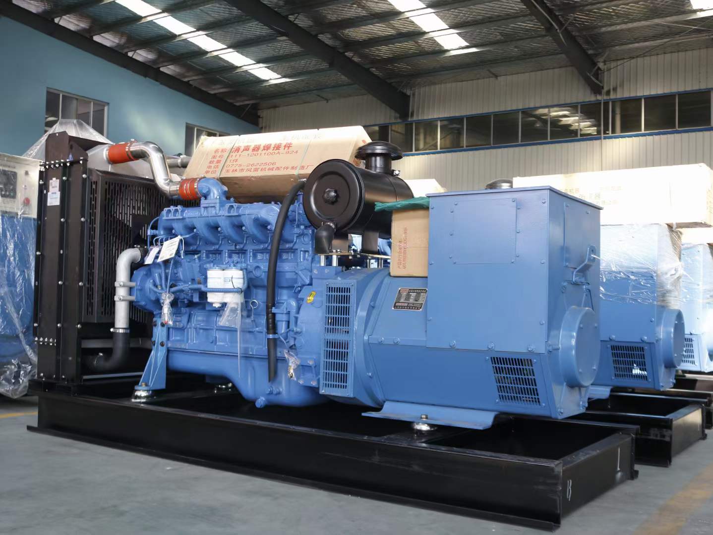 彭山柴油发电机组空气滤清器多久需要更换一次？