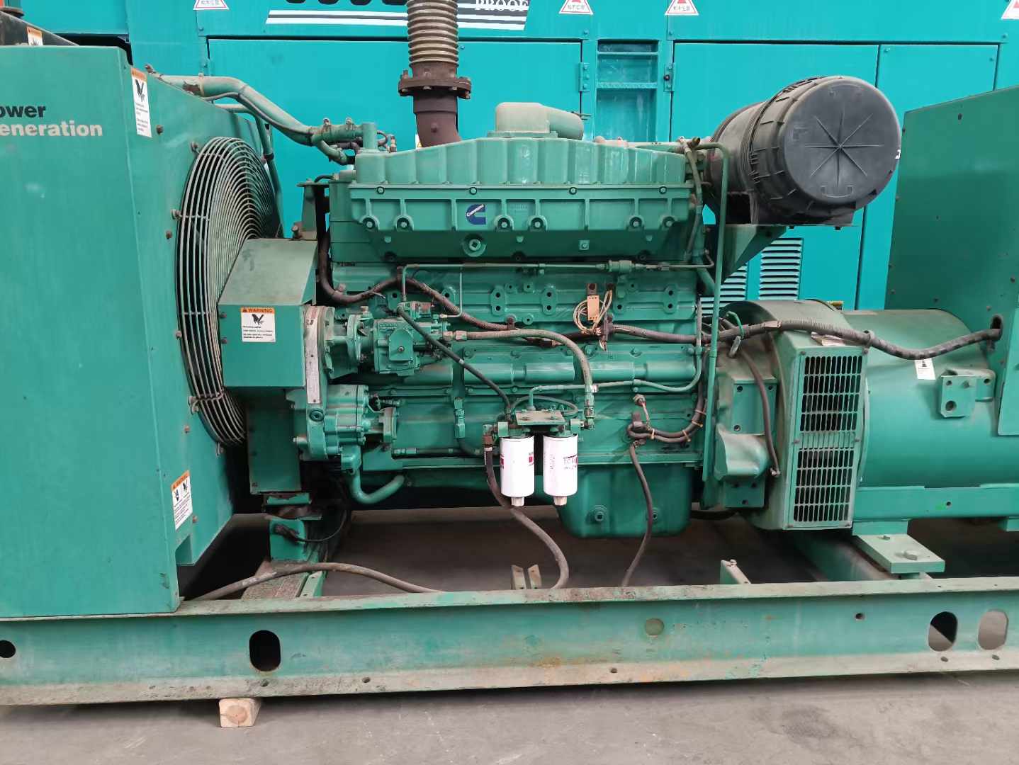 彭山过载会对 600kW 柴油发电机组造成哪些损害？