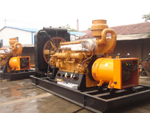 彭山发电机组的频率规格是如何确定的？