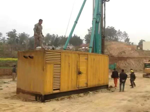 彭山如何判断水冷式机油散热器密封件是否需要更换？